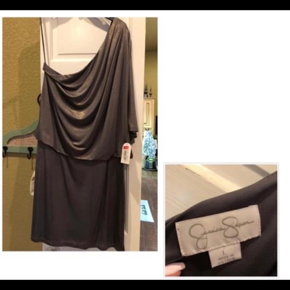 Evening (short)dress very flattering!